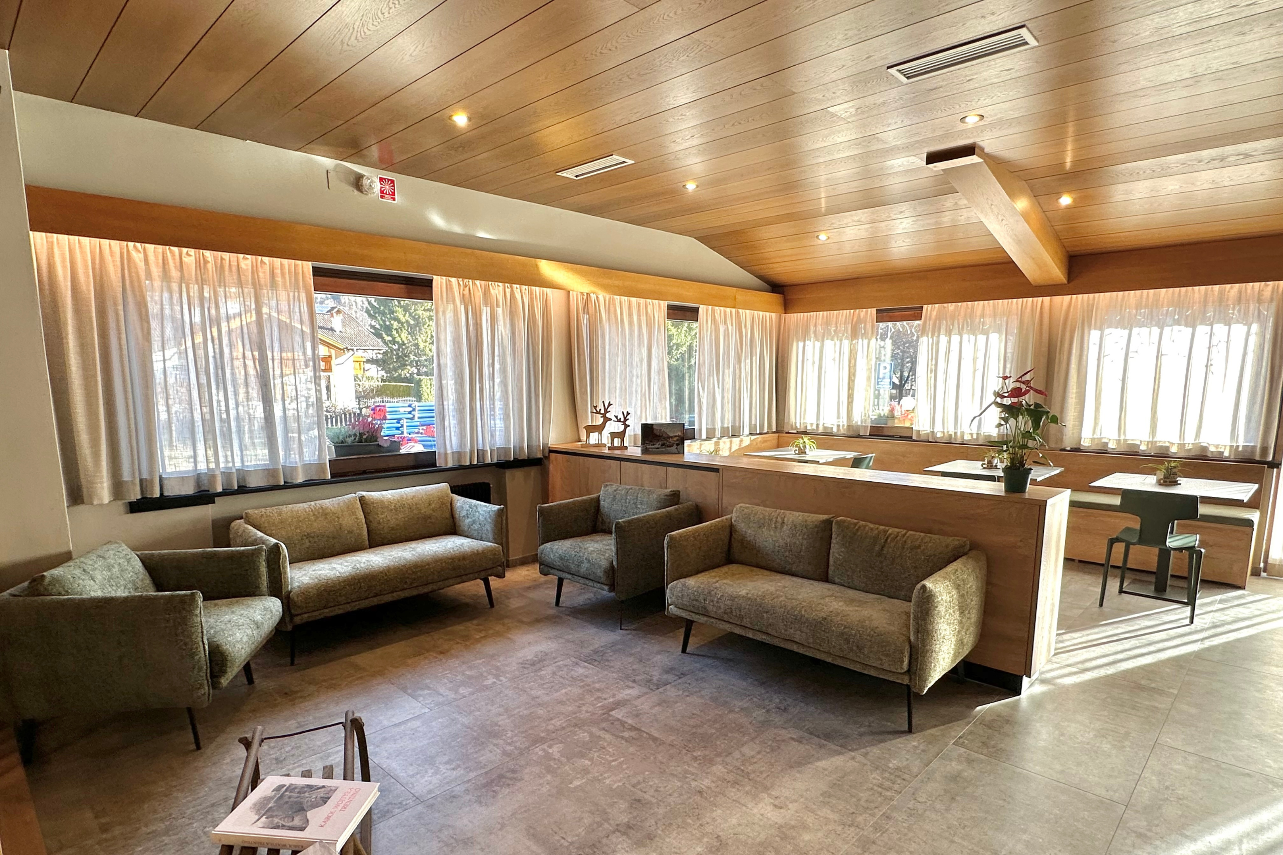 lounge bar lounge bar